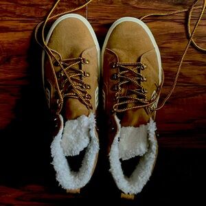 Cariuma OCA High Therma men’s Sneakers — size 10, Very Good